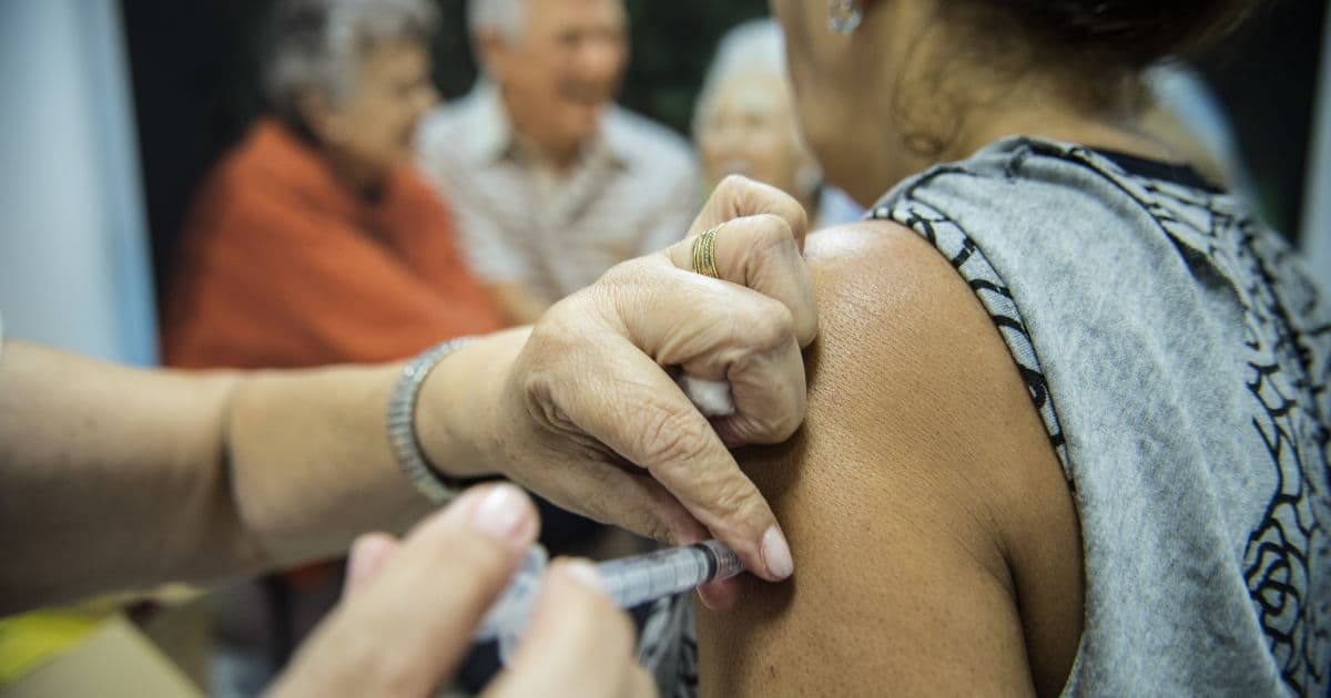 Vacinação contra gripe é estendida para toda população a partir de segunda