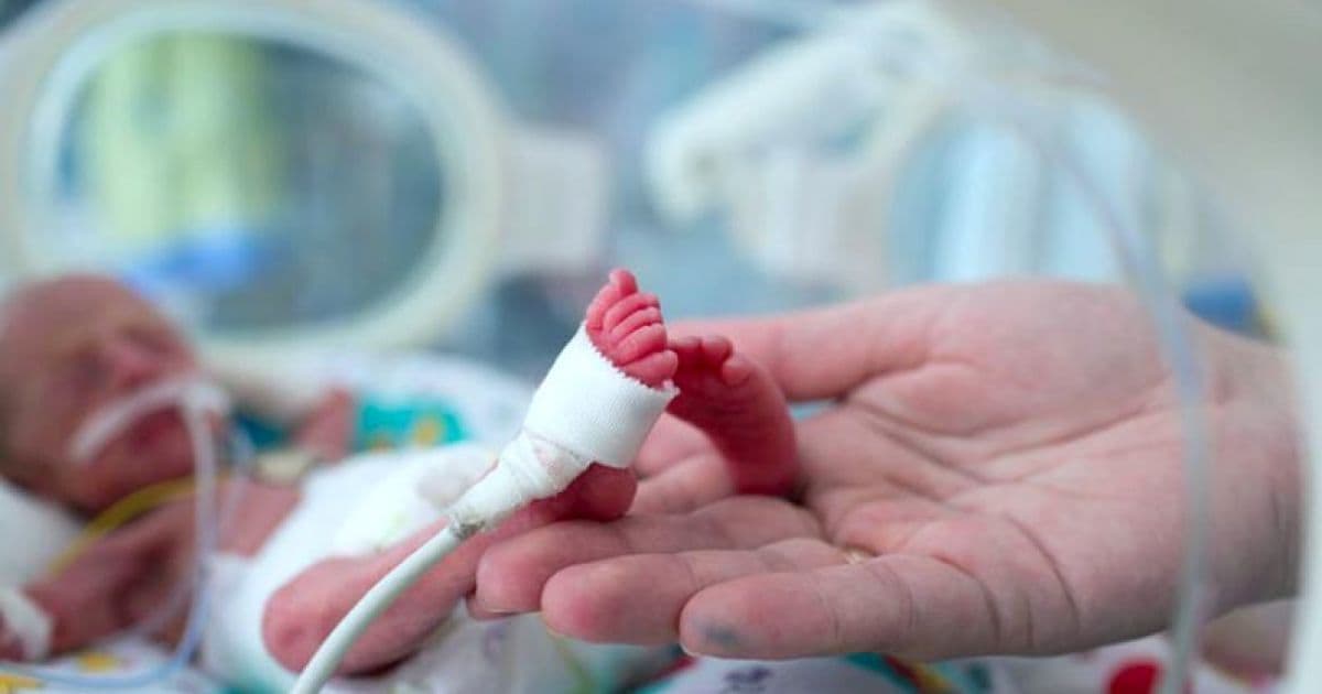 Bebês prematuros têm mais dificuldade em vida amorosa quando adultos, diz estudo