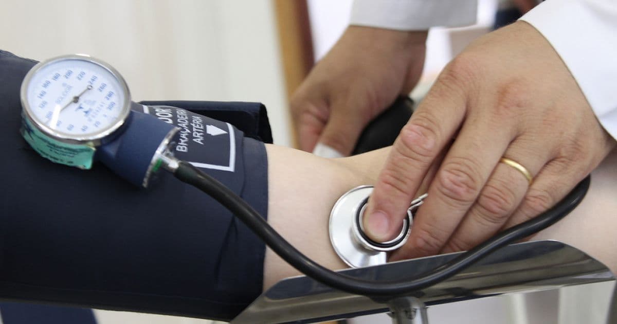 SMS contrata médicos clínicos e ginecologistas em regime PJ com salários até R$ 15 mil