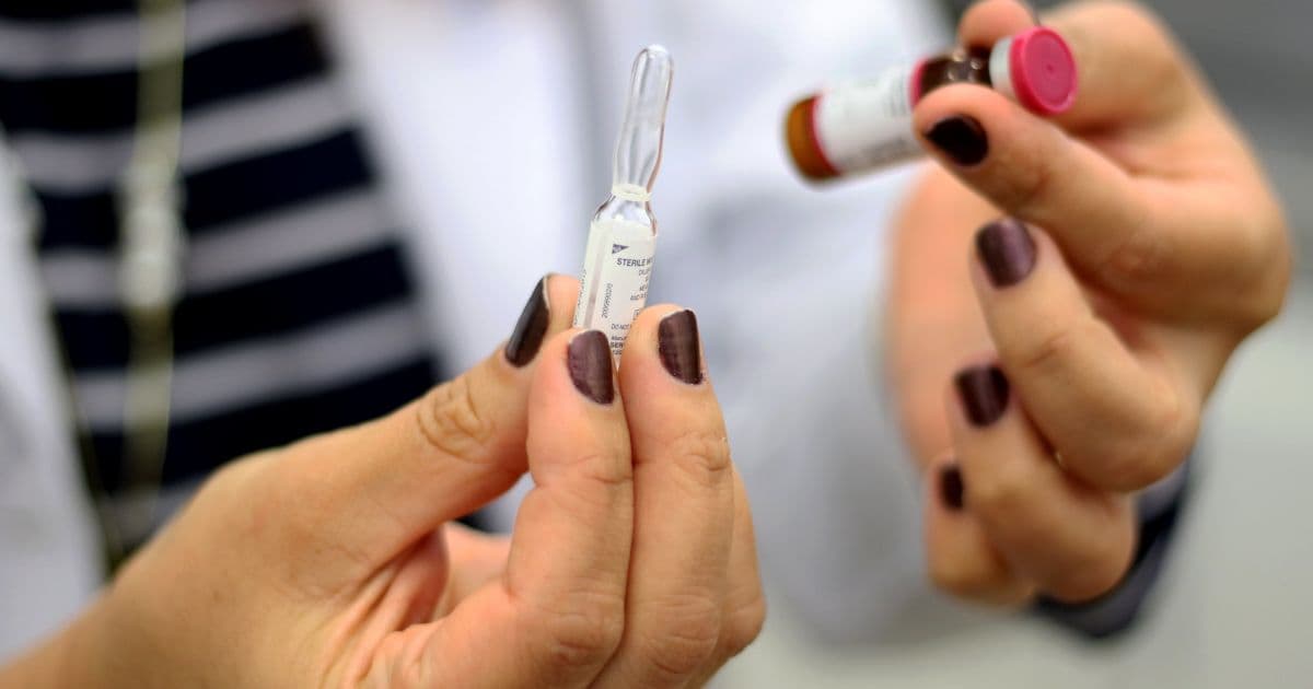 Covid-19: Ministério da Saúde vai comprar 46 milhões de doses de vacina chinesa