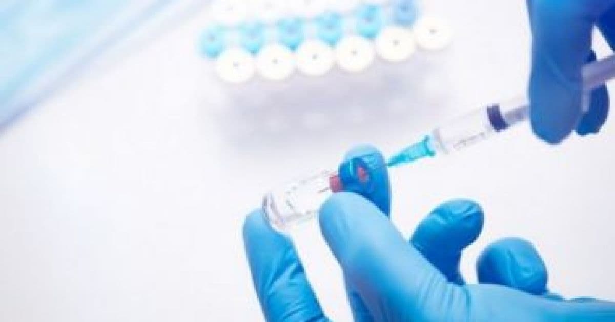Covid-19: Vacina de Oxford precisa de estudo adicional, diz farmacêutica