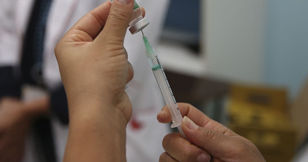 Ministério faz pregão, mas consegue apenas 2,4% das seringas necessárias para vacinação