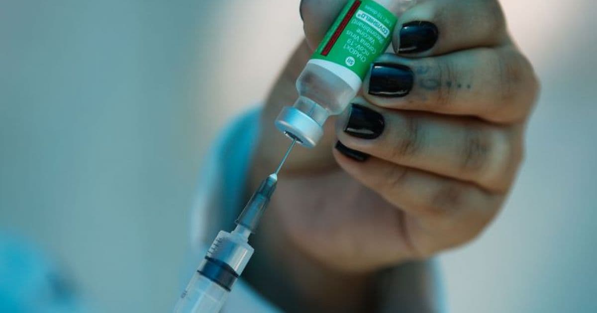 Agência europeia diz que trombose tem 'relação' com dose da vacina de Oxford