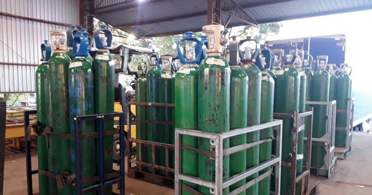 Governo da Bahia entrega cilindros de oxigênio para 13 municípios do interior