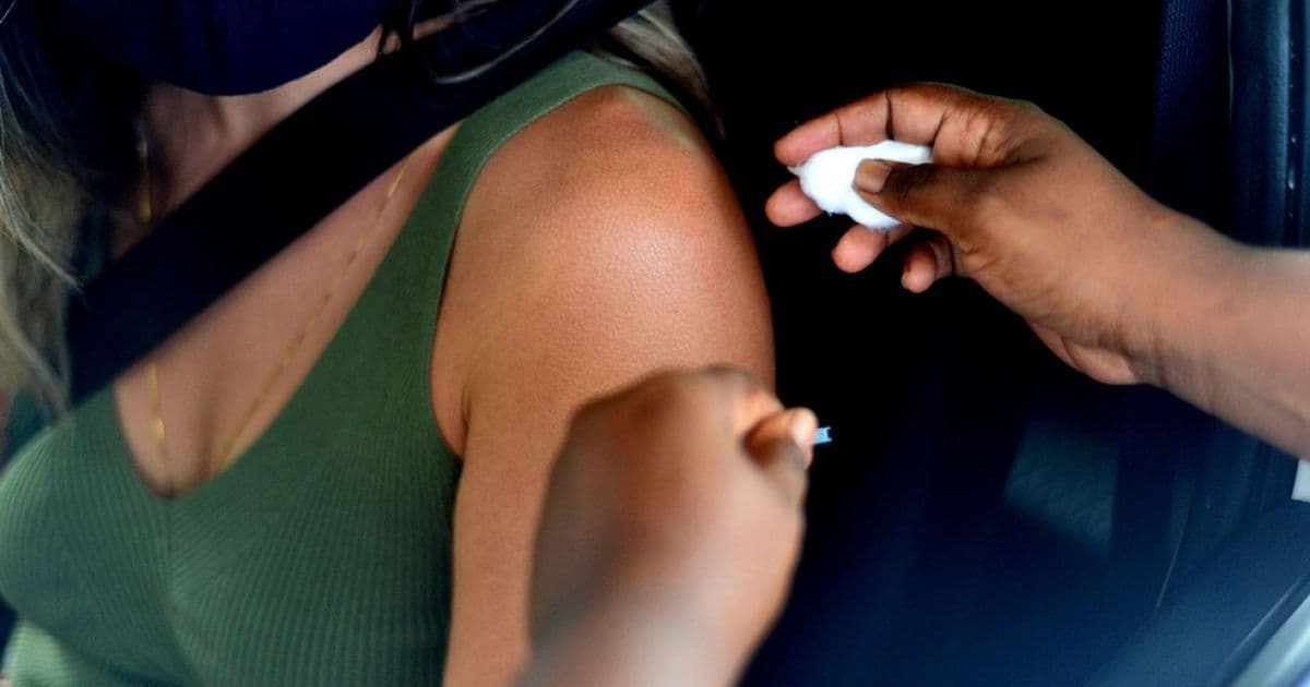 Salvador inicia nesta segunda vacinação de pessoas acima de 50 anos com comorbidades 
