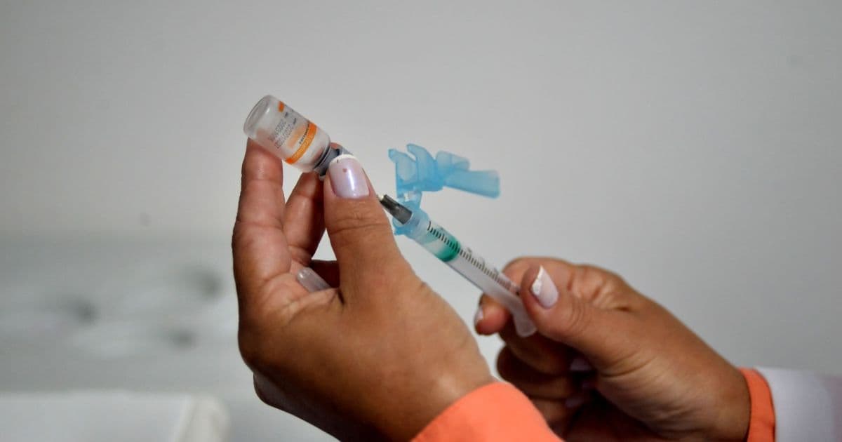 Salvador aplica 1º dose de vacina contra Covid em 1/6 da população