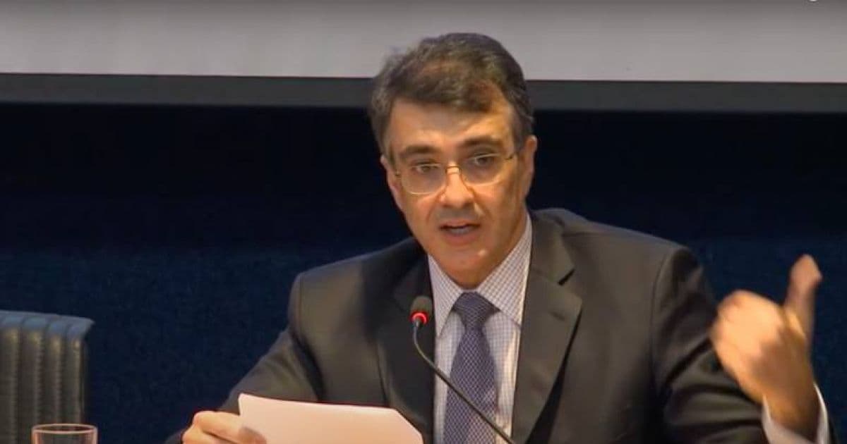 Chanceler admite 'atualizar' posição do Brasil contra suspensão de patentes na OMC