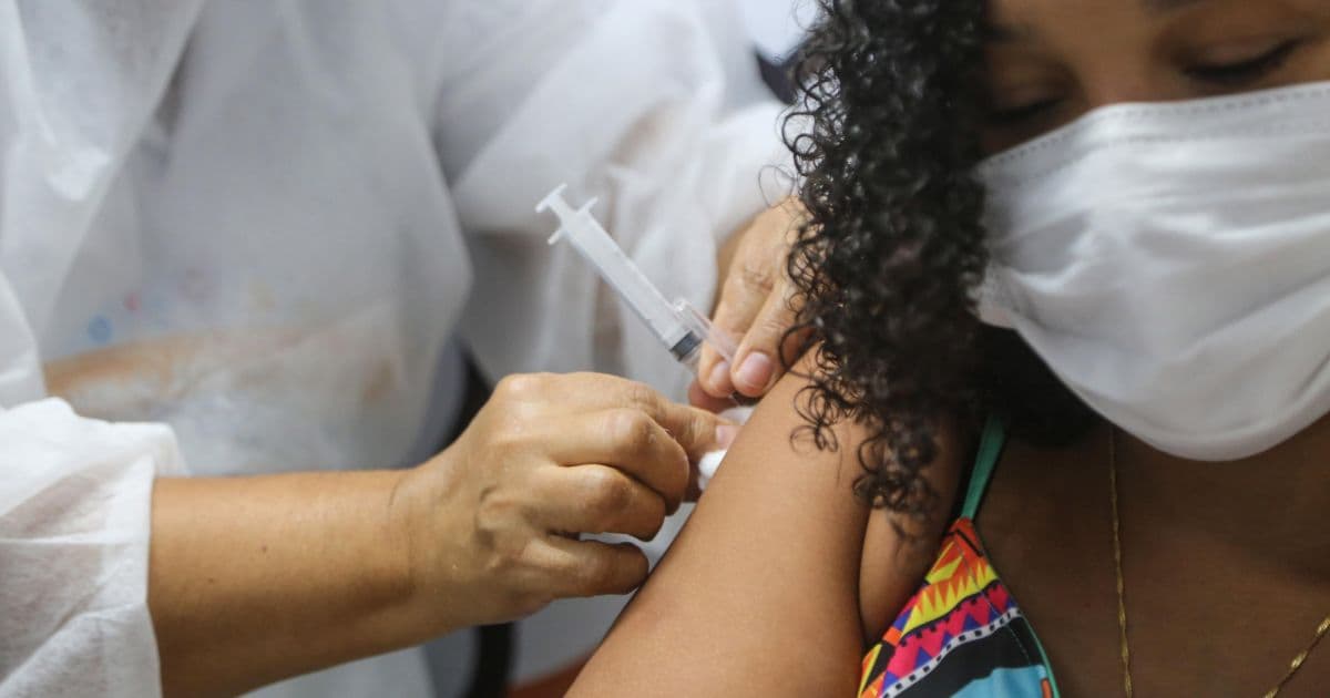 Pessoas com 36 anos começam a ser vacinadas contra Covid-19 nesta quarta em Salvador 