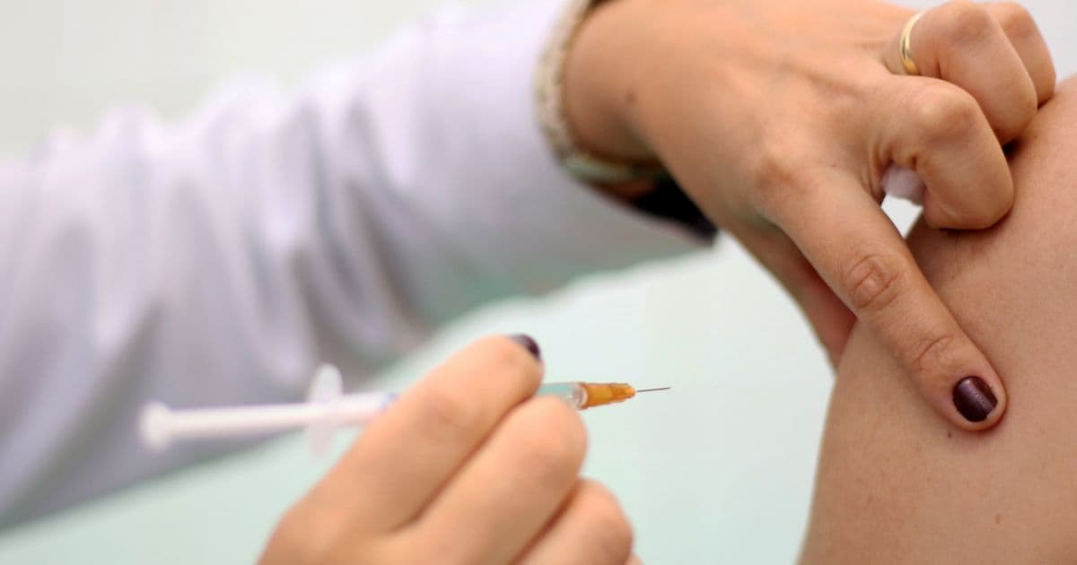Agência sanitária dos EUA autoriza 3ª dose de vacina para imunossuprimidos e transplantados