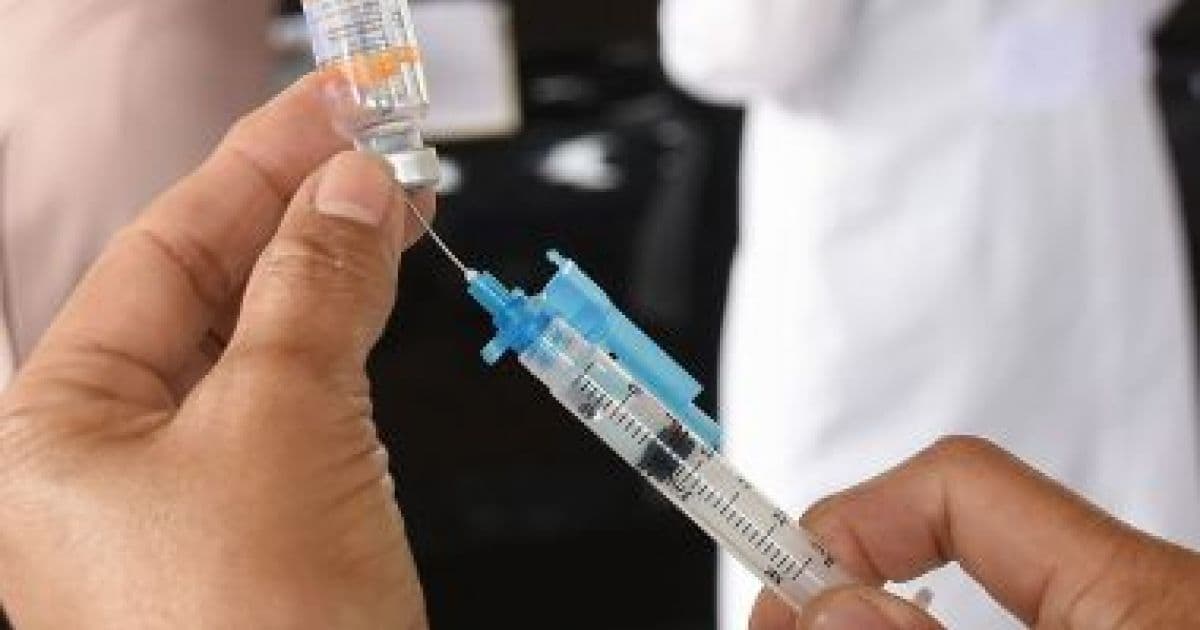 Estudo sugere duas doses de reforço para vacinados com Coronavac contra Ômicron
