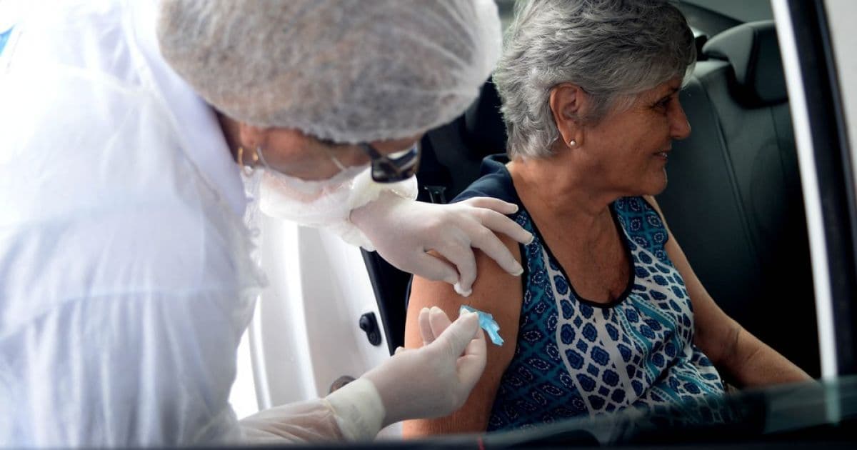Neste sábado, Salvador vacina idosos contra a gripe e suspende vacinação contra Covid-19 