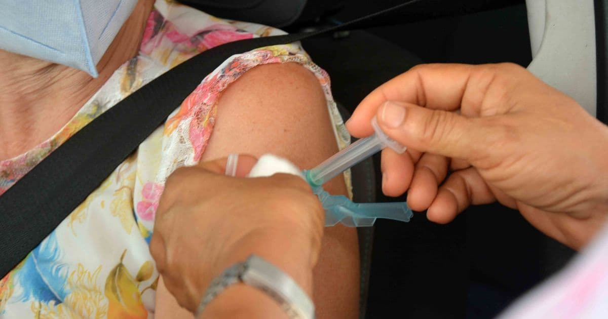 Liberou Geral: Salvador vacina moradores de toda Bahia contra a Covid-19 nesta quinta