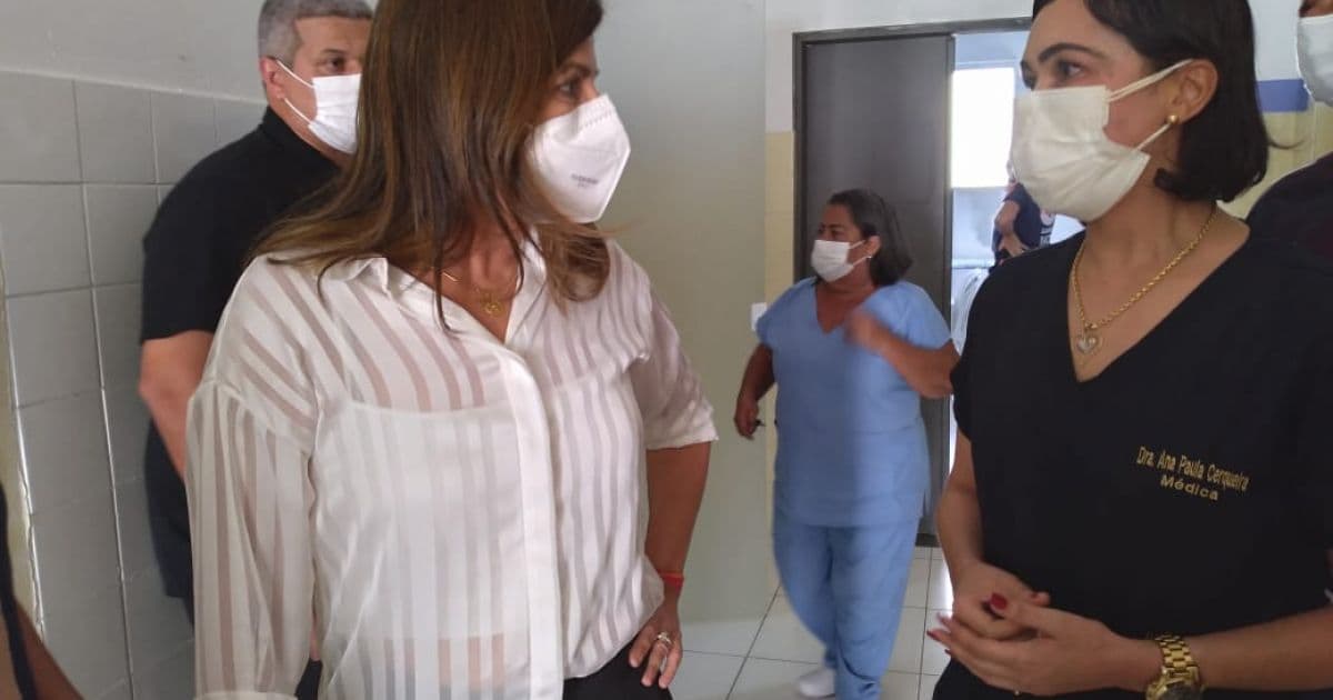 Secretária da Saúde inspeciona unidades de saúde em Ubaitaba e Aurelino Leal
