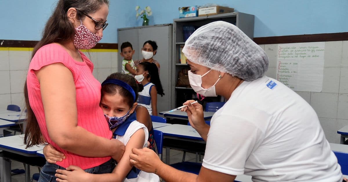Prefeitura de Salvador retoma vacinação pediátrica contra a Covid-19