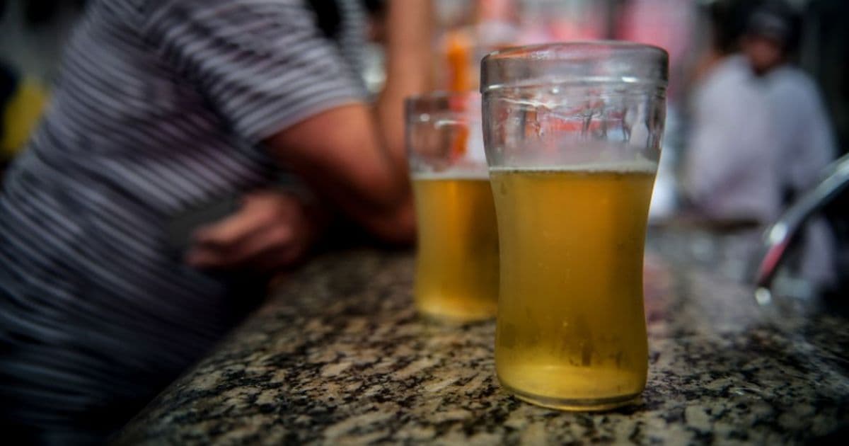 Beber uma cerveja por dia pode fazer bem para o intestino, diz estudo