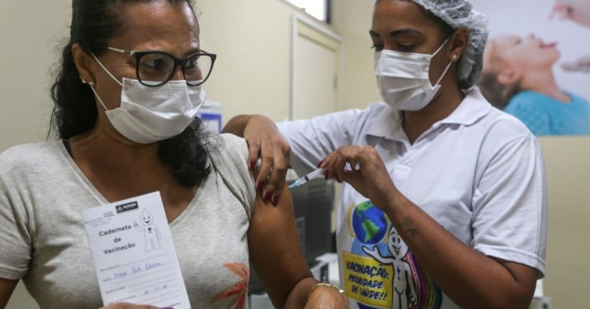 Salvador retoma vacinação contra Covid-19 nesta segunda-feira; confira os postos