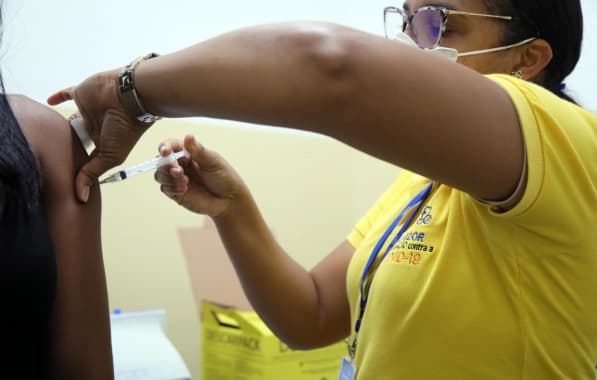 Vacinação pré-Carnaval contra Covid-19 termina nesta terça-feira em Salvador