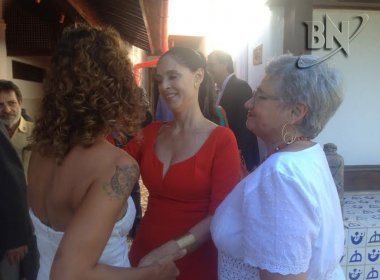 Kokrakdagi etuk sutyenlar havaskor qiz ogziga olishdan uyaldi