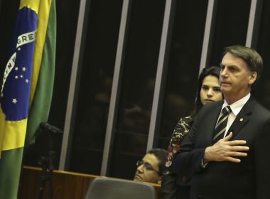 Tenor Jean William tem nome vetado no Congresso para evitar desagradar Bolsonaro