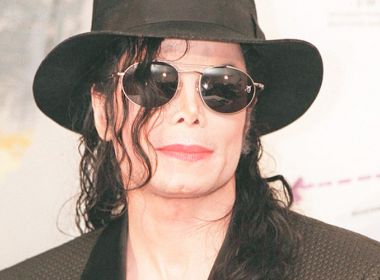 Após acusações de assédio, rádios de três países vetam músicas de Michael Jackson 