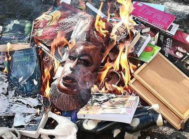 Por 'mÃ¡ influÃªncia' da bruxaria, padres queimam livros de 'Harry Potter' na PolÃ´nia