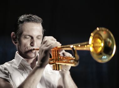 Paulo Miklos apresenta espetáculo musical 'Chet Baker, Apenas Um Sopro' em Salvador
