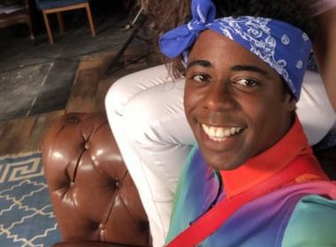 'Férias em Família': Sulivã Bispo imprime sotaque baiano em nova série do Multishow