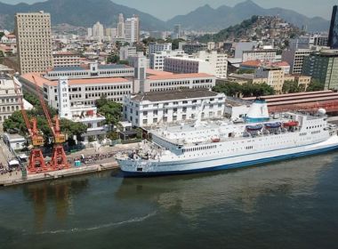 Dona de 'livraria flutuante' diz que Salvador é conhecida 'pela crença em demônios'