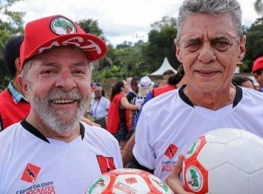 Lula e Chico Buarque participarão de partida de futebol em campo do MST