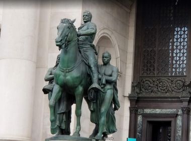Museu de História Natural de NY manda retirar estátua de Roosevelt considerada racista