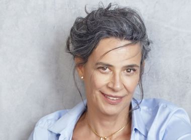 Voz de um dos maiores hits da data, Simone diz não se sentir reduzida a 'símbolo do Natal'