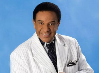 Internado com Covid-19, Agnaldo Timóteo é intubado; estado do cantor é grave