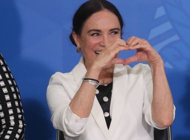 Regina Duarte apoia Luciano Hang em dia de depoimento à CPI: 'O Brasil te ama, Luciano!'