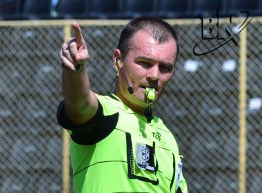 Leandro Pedro Vuaden apita Bahia x Corinthians