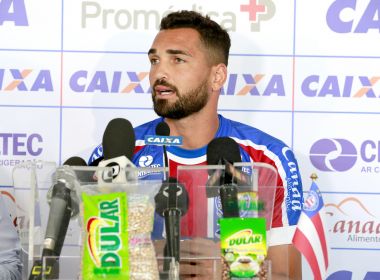 Gilberto reclama de pênalti não marcado e valoriza ponto: 'Importante'