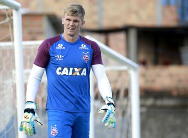 Enderson Moreira elogia retorno de Douglas ao gol do Bahia: 'Postura excelente'