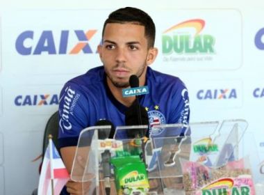Flávio reclama do campo e da iluminação, mas admite que Bahia não jogou bem