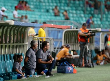 Diretoria do Bahia se reúne com Enderson e deixa Arena sem anunciar decisão