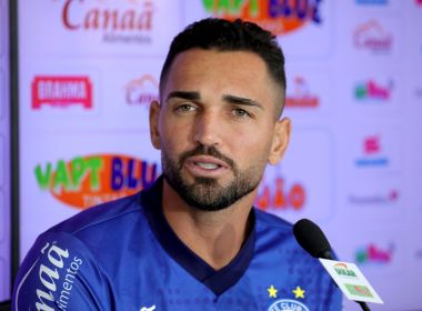 Após dois jogos lesionado, Gilberto compõe elenco do Bahia contra o Inter