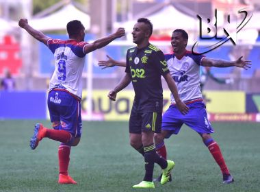 Com três gols de Gilberto, Bahia vence o Flamengo e põe fim ao jejum de triunfos