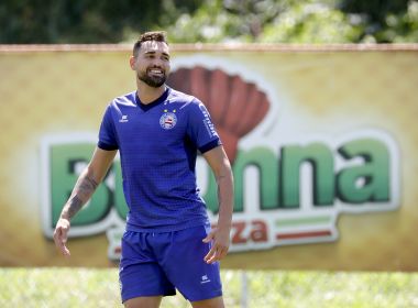 Roger Machado confirma Gilberto na viagem para enfrentar o Atlético-MG