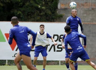  Em preparação para pegar Avaí, Roger Machado comanda trabalho tático no Fazendão