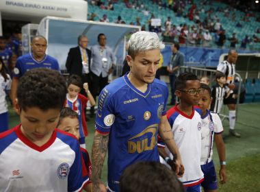 Artur pede desculpas e revela que foto com camisa do Flamengo foi aposta