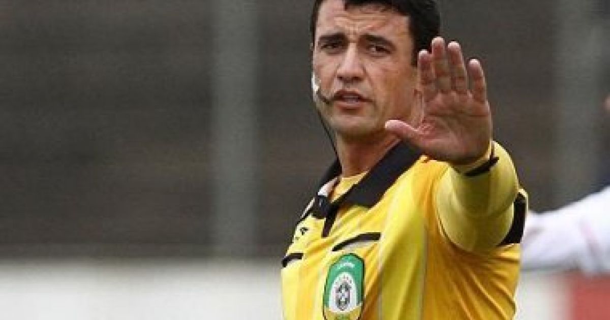 Internacional x Bahia Bráulio da Silva Machado apita o jogo E.C. Bahia Esportes Bahia Internacional x Bahia Bráulio da Silva Machado apita o jogo E.C. Bahia Esportes Bahia