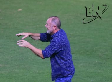 Mano explica improvisação de Ernando e valoriza triunfo do Bahia sem sofrer gol