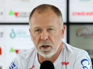 Mano Menezes comenta falhas individuais do Bahia, mas elogia desempenho contra o Santos