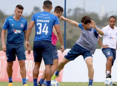 Bahia aprimora transição ofensiva e finalizações no CT Evaristo de Macedo