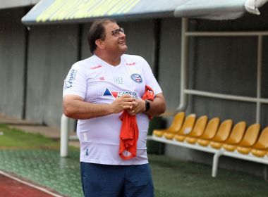 Guto Ferreira exalta apoio da torcida do Bahia no treino: 'Vem refletindo na equipe'