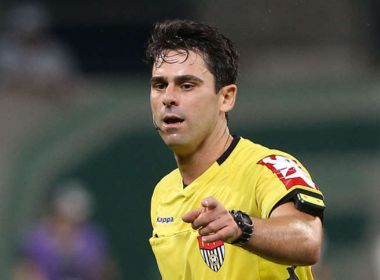 Flávio Rodrigues de Souza apita Bahia x Atlético-MG na Fonte