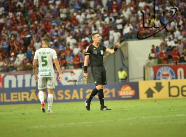 Raphael Claus apita jogo entre Bahia e Grêmio na Arena Fonte Nova